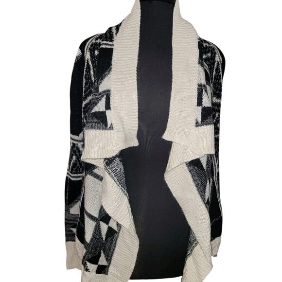 Belle De Jour Black White Geometric Aztec Cardigan M Open Front EUC - Picture 2 of 8